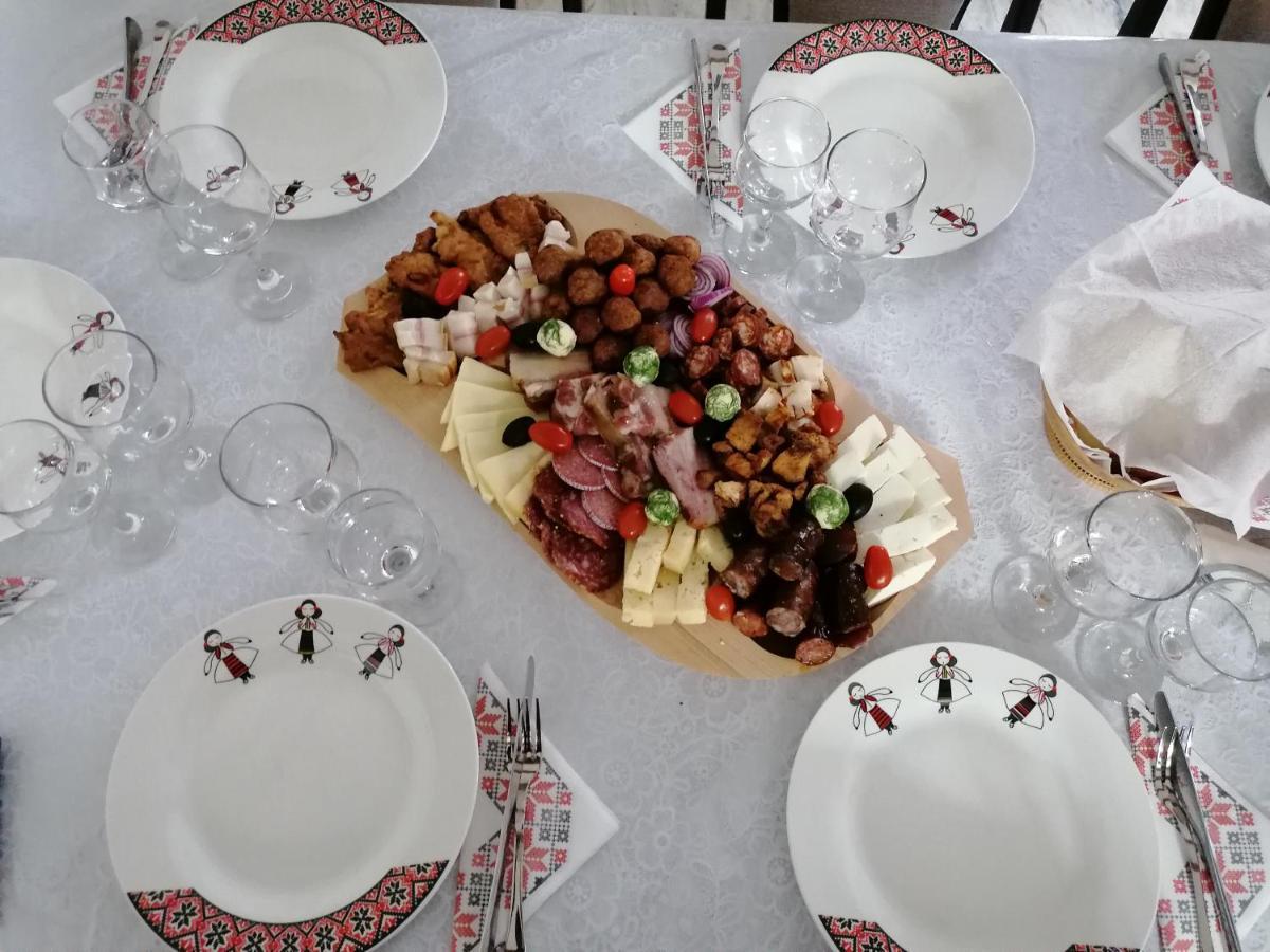 فندق Ferestiفي  Conacul Cosaului المظهر الخارجي الصورة